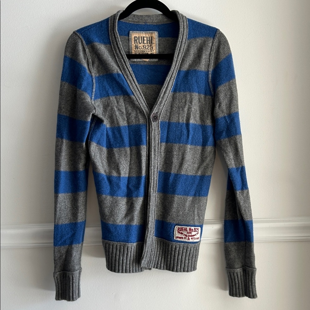 Ruehl No.925 Y2K Gray and Blue Striped Wool Cardigan